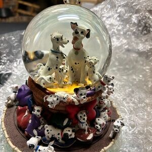 101 Dalmatians Snow Globe